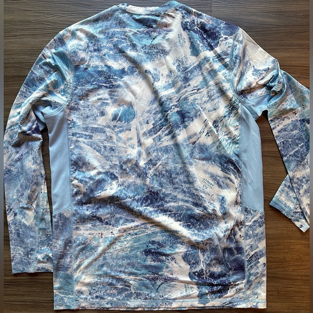 Realtree Fishing Shirt - Picture 3 of 3